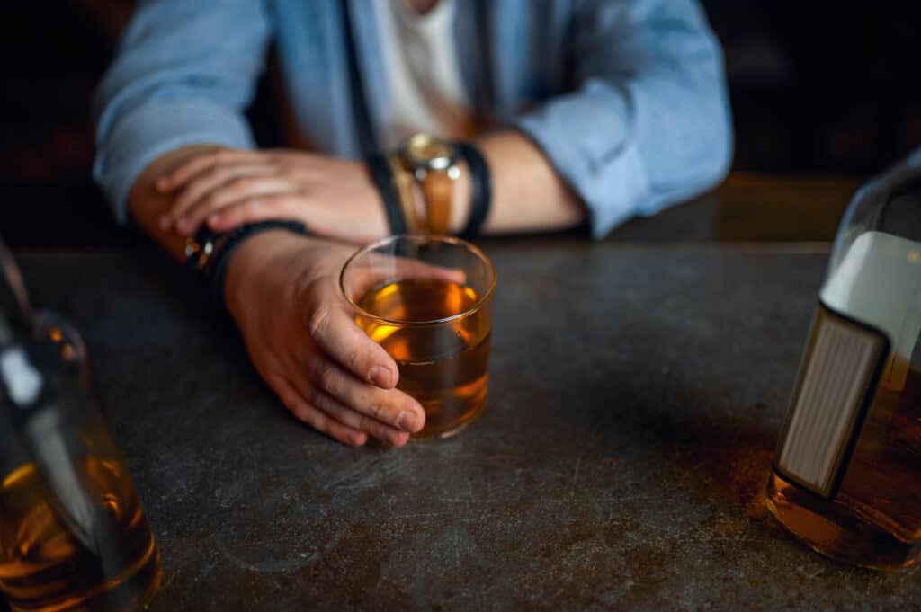 En veiledning til trygg avvenning fra alkohol