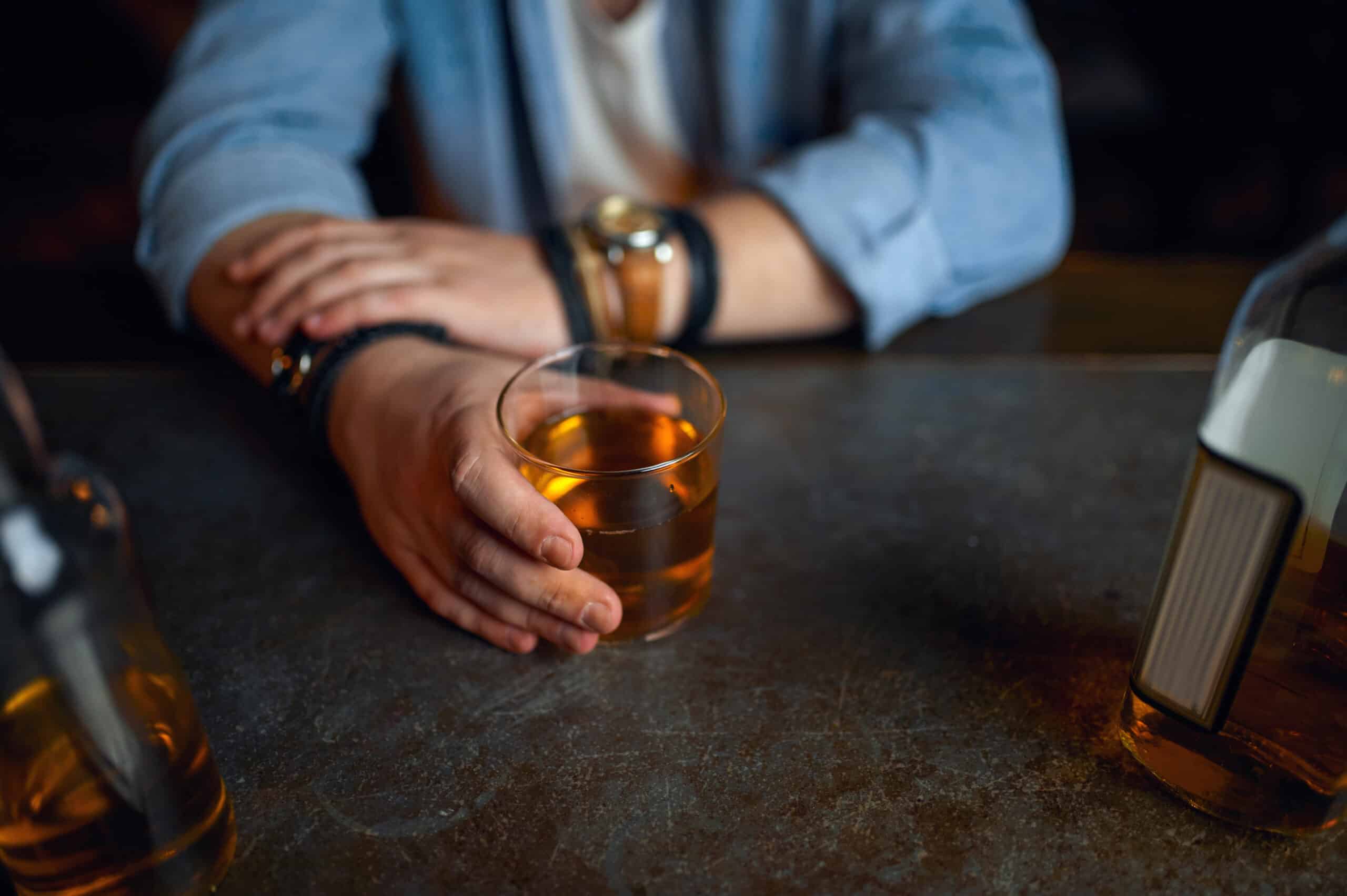En veiledning til trygg avvenning fra alkohol